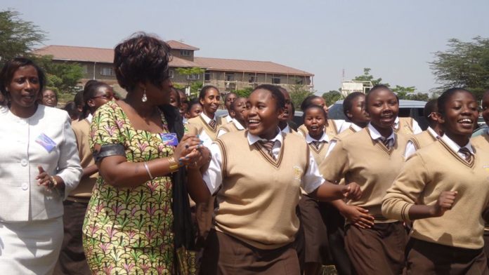 Harrowing Video Of Buruburu Girls Jumping From A Story Building To Escape A Deadly Fire